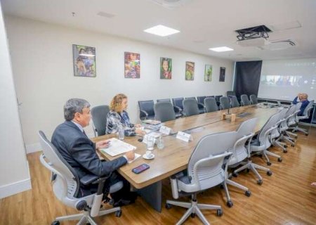 Corumb&aacute; alega crise migrat&oacute;ria e busca apoio do Governo Federal