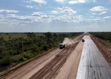 Paraguai come&ccedil;a pavimenta&ccedil;&atilde;o de 220 quil&ocirc;metros at&eacute; a Argentina