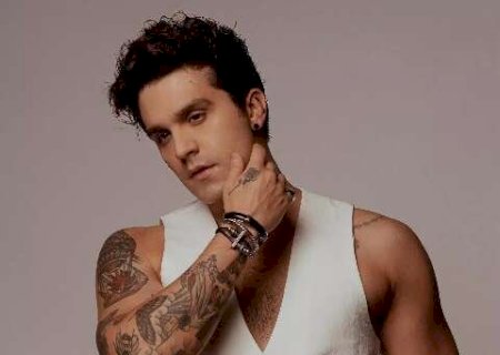 Em clima de mist&eacute;rio, Luan Santana anuncia projeto intimista para 2025