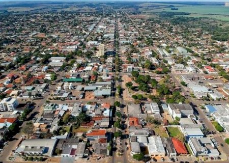 Motociclista de 35 anos morre em acidente com caminhonete