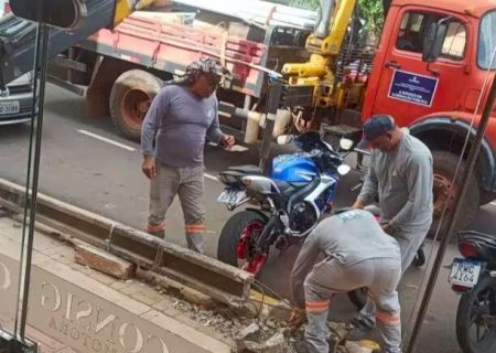Ap&oacute;s m&ecirc;svers&aacute;rio, poste ca&iacute;do na 13 de Maio &eacute; removido pela Sisep