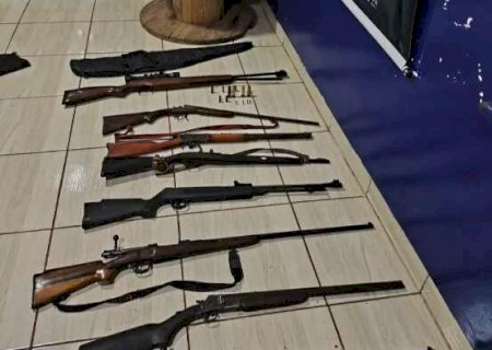 PM apreende arsenal ap&oacute;s encontrar mulher ensaguentada v&iacute;tima de espancamento