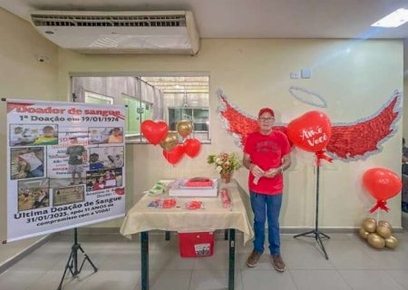 Ap&oacute;s 51 anos, Anselmo fez at&eacute; festa para sua &uacute;ltima doa&ccedil;&atilde;o de sangue