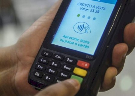 Receita Federal passa a monitorar pagamentos feitos por cart&atilde;o e Pix