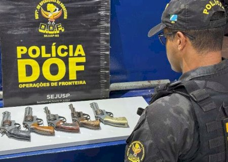 Mulher &eacute; presa levando 5 rev&oacute;lveres de Ponta Por&atilde; para Minas Gerais