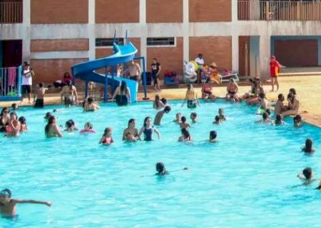 Mesmo "sem tirar o olho do filho", crian&ccedil;a quase se afogou, alerta m&atilde;e