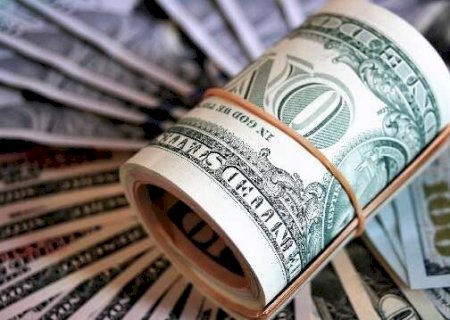 Mesmo ap&oacute;s tarifas, d&oacute;lar cai 0,31% e &eacute; cotado a R$ 5,76 nesta ter&ccedil;a-feira