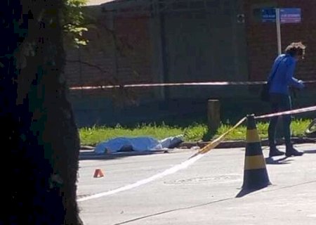 Homem morre e outro fica ferido em acidente entre motos