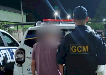 Idoso &eacute; preso filmando partes &iacute;ntimas de menina de 13 anos em loja no Centro