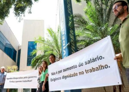 M&eacute;dicos do INSS se manifestam para popula&ccedil;&atilde;o entender demora em per&iacute;cias