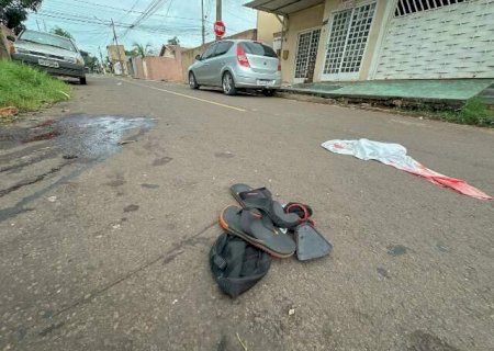 Homem morre ap&oacute;s ser espancado e esfaqueado por grupo de pessoas