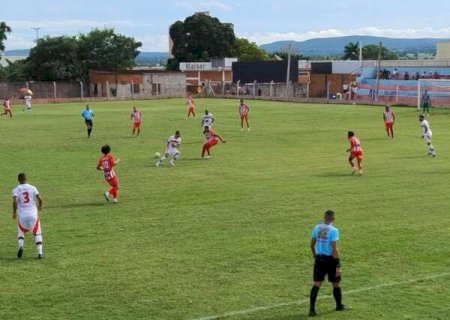 Coxim bate &Aacute;guia Negra por 2 a 1 e conquista primeira vit&oacute;ria no estadual