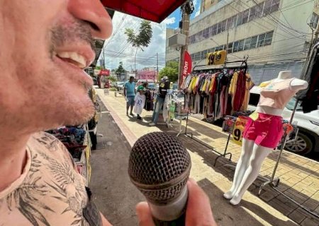 Enquanto o mundo aposta no digital, h&aacute; quem n&atilde;o desista do microfone