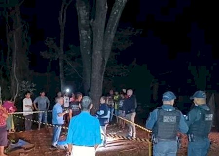Mulher &eacute; assassinada pelo marido com golpes de fac&atilde;o na cabe&ccedil;a