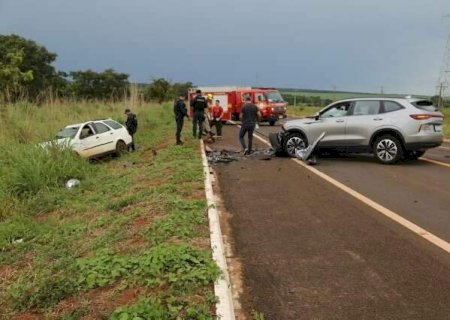 Grave acidente na Rodovia BR-060 deixa tr&ecirc;s mortos e quatro feridos