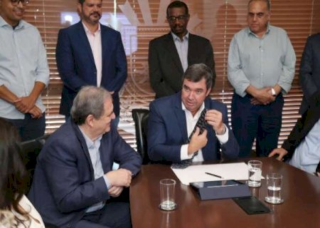 Ap&oacute;s 26 anos, Riedel devolve gravata emprestada por Moka