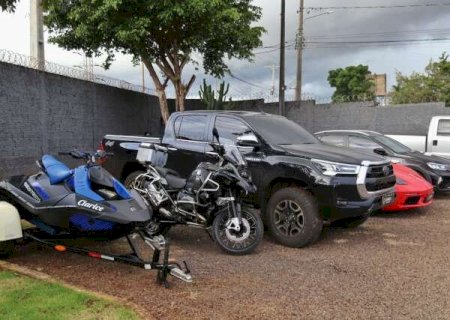 Integrantes de quadrilha ostentavam carros, armas e drogas pur&iacute;ssimas