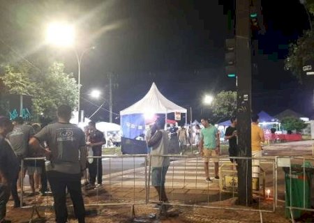 Confus&atilde;o entre ambulantes atrapalha folia na Esplanada Ferrovi&aacute;ria