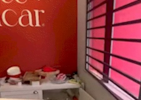 Comerciante tem loja de doce arrombada por ladr&atilde;o no Centro