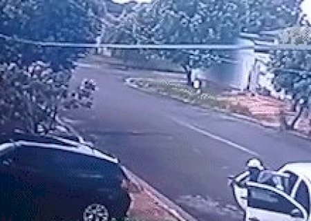 Pistoleiros mascarados e sucuri passeando s&atilde;o destaques da semana