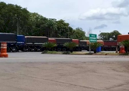 Greve dos fiscais da Receita paralisam cargas em Ponta Por&atilde; e Mundo Novo