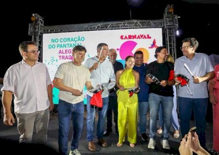 Carnaval de Corumb&aacute; ter&aacute; verba &ldquo;extra&rdquo; para as escolas de samba