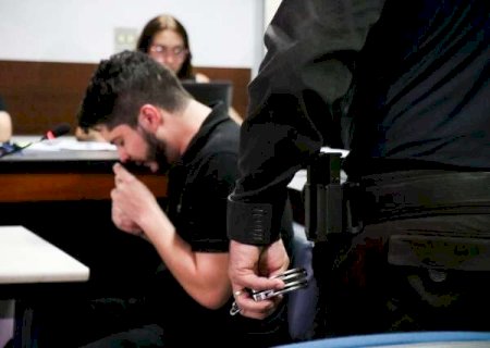 Aos prantos, estudante de medicina que matou corredora ouve decreto de pris&atilde;o