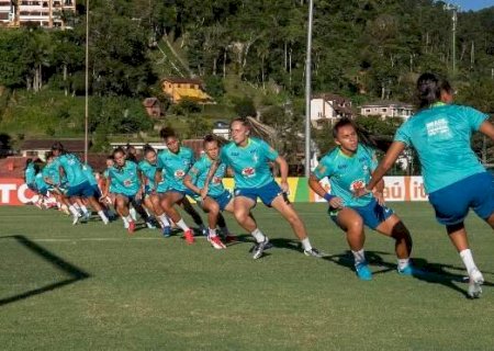 Sele&ccedil;&atilde;o Brasileira Feminina faz primeiro treino do ano na Granja Comary