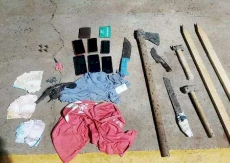 Preso homem que for&ccedil;ou v&iacute;timas a jogar roleta-russa em 'tribunal do crime'