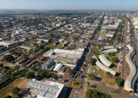 Disfar&ccedil;ado de policial, grupo armado atira contra van e rouba mercadorias