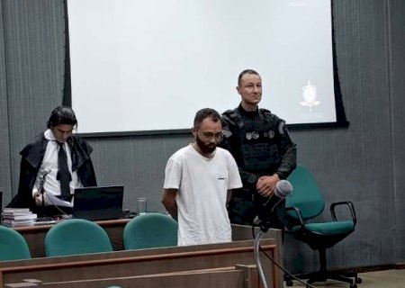 Atirador que matou na frente de crian&ccedil;a e namorada &eacute; condenado