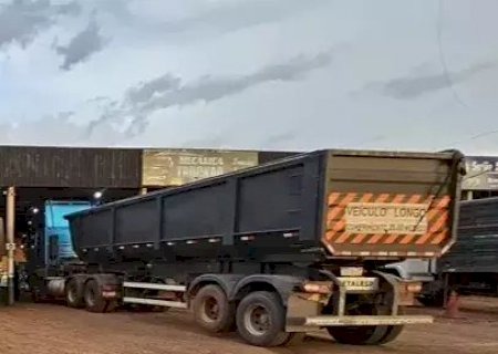 "Macaco" hidr&aacute;ulico falha e caminh&atilde;o esmaga mec&acirc;nico