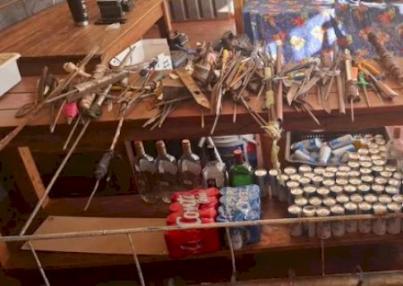 Opera&ccedil;&atilde;o apreende armas, drogas e u&iacute;sque em pres&iacute;dio da fronteira