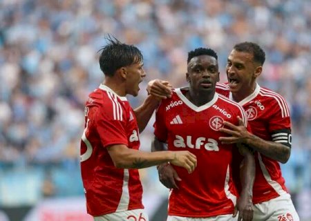 Internacional vence o Gr&ecirc;mio por 2 a 0 em ida &agrave; final do Gauch&atilde;o
