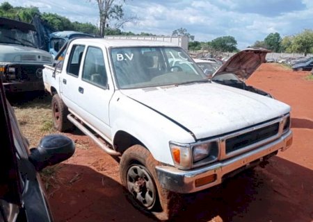 Detran abre leilão virtual com Hilux, Montana, Strada e mais de 80 motos