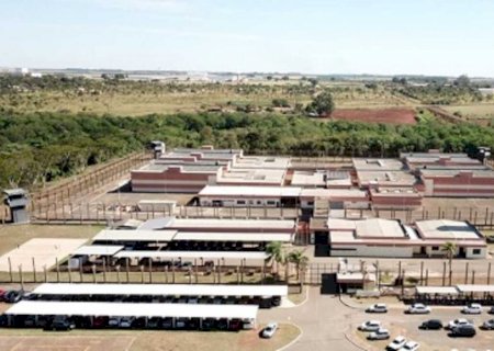 Justiça autoriza transferência de sete líderes do Comando Vermelho para presídios federais