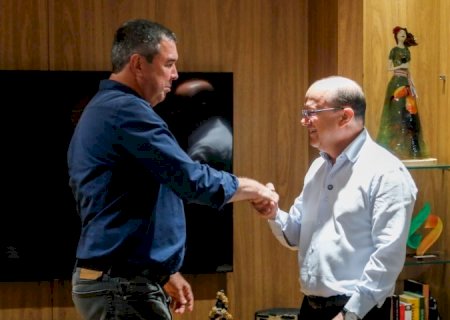 Barbosinha assume interinamente o Governo de MS