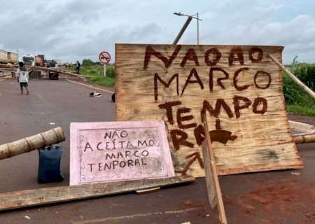 Indígenas bloqueiam anel viário em MS contra o Marco Temporal