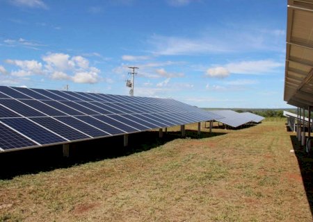 Empresas firmam parceria para explorar mega usinas de energia solar em MS