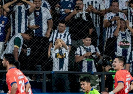 Em noite inspirada de Martínez, 2 de Mayo se classifica na Libertadores