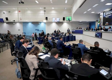 Taxa para comerciantes cresce 1.500% e vereadores aprovam projeto para readequação da cobrança