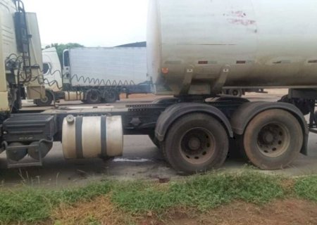 Pneu explode durante incêndio em caminhão-tanque e deixa feridos na BR-163
