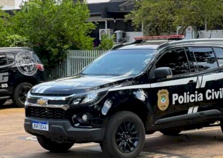 Motorista morre após passar mal e bater em árvore em Campo Grande