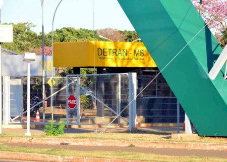Detran aumenta burocracia e atenderá apenas por agendamento