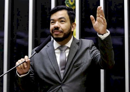 Com medida protetiva por violência doméstica, ex-deputado diz que família vive 'desafios'