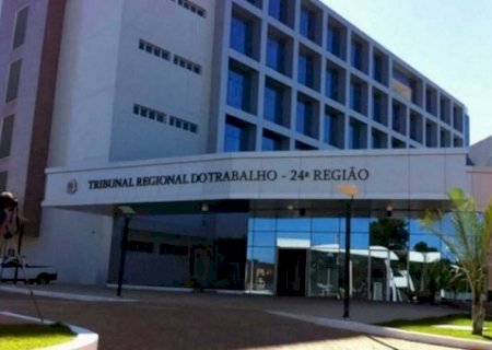 Vendedor que fraudava ponto para encobrir atrasos tem justa causa mantida