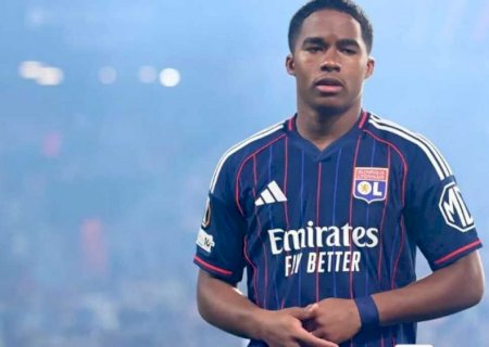 Endrick 'vira' defensor com expulsão cedo e vê Lyon cair nas oitavas da Liga Europa para Celta