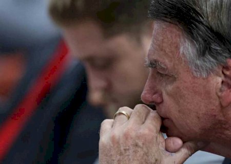 Bolsonaro tem piora da função renal e aumento de inflamação