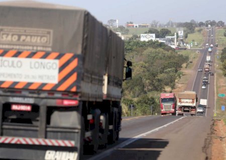 Oito anos após maior greve de caminhoneiros do País, categoria ameaça nova paralisação