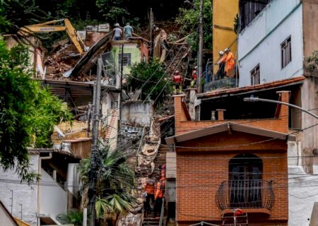 Sobe para 72 o número de mortos nas chuvas em Minas Gerais